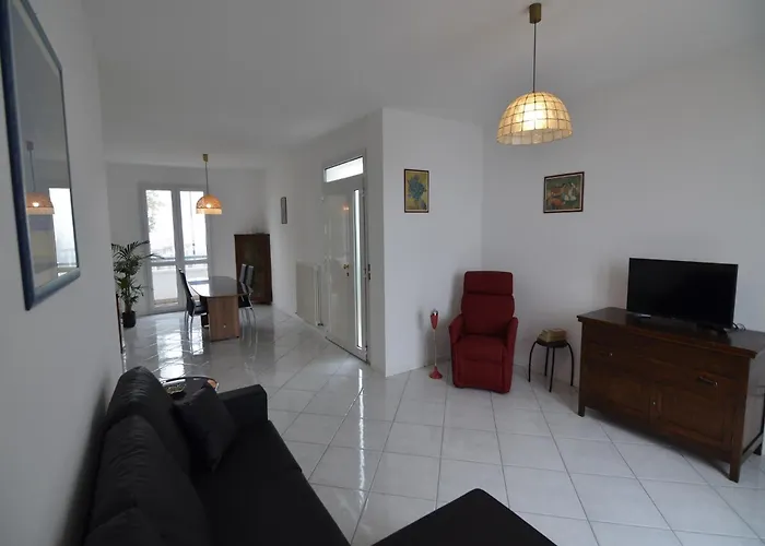 A Serene In 빌라 *